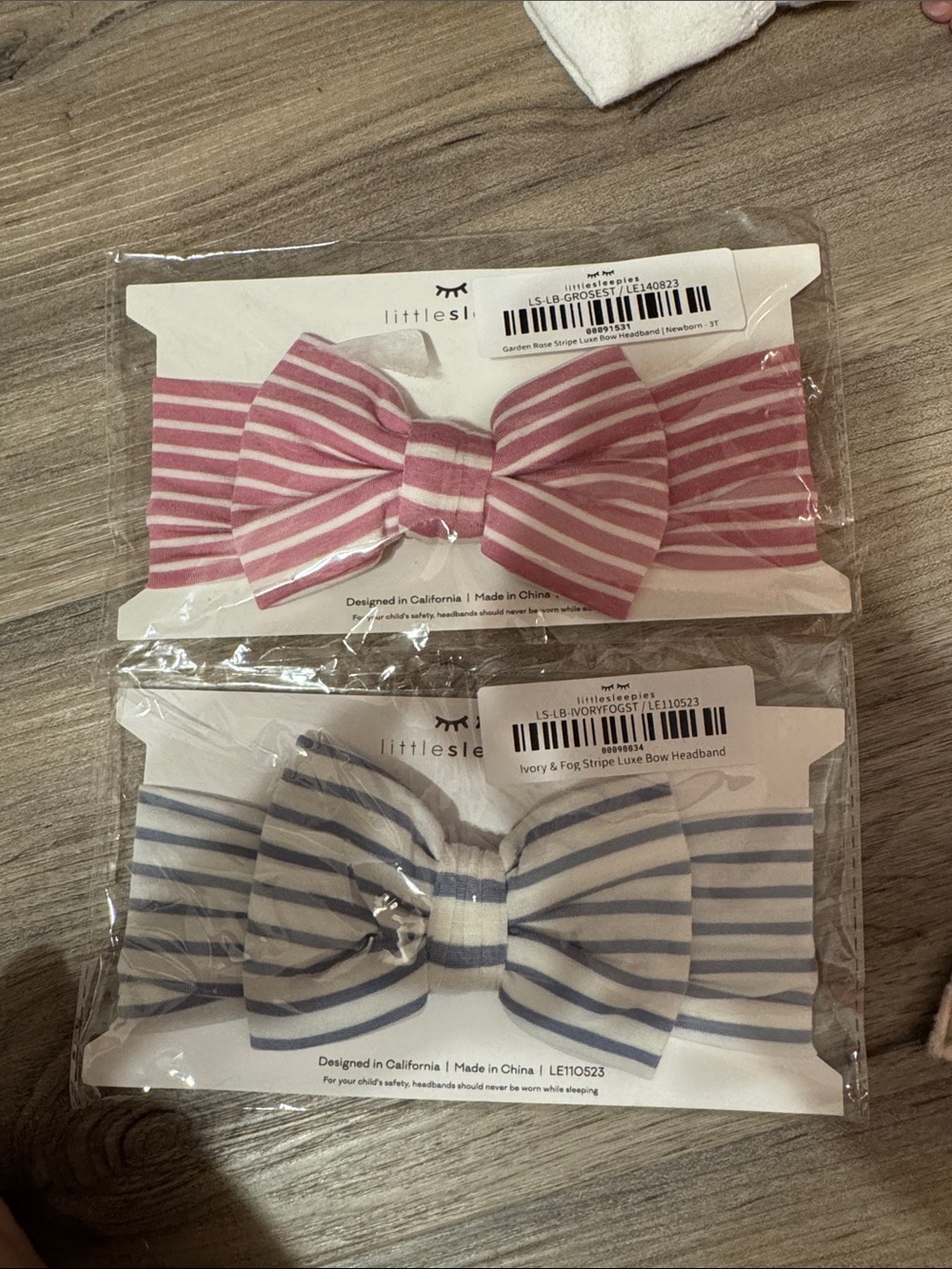 NWT Little Sleepies bows